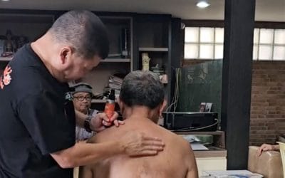 Cara Tepok-Tepok yang Benar untuk Atasi Syaraf Kejepit